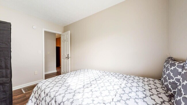Foto del edificio - Live in Conley, a 3 mins drive to transit stop SR 42 @ Rock Cut Pl