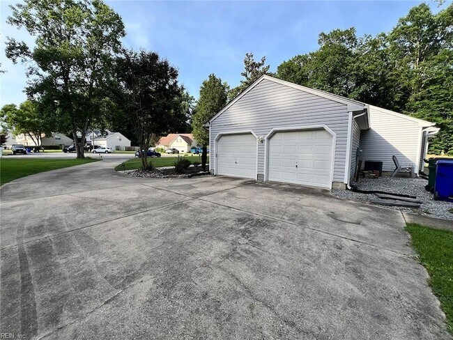 Foto del edificio - 120 Misty Ridge Ln