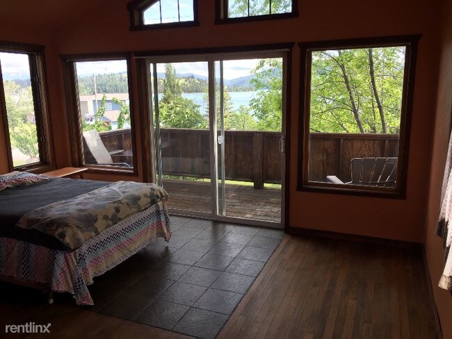 Foto del edificio - 1 br, 1 bath House - 290 C Street