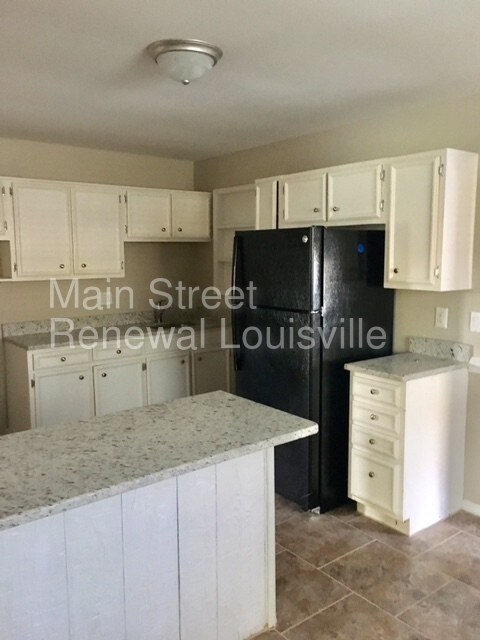 Building Photo - 806 Sinclair St