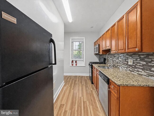 Building Photo - 2023 N Gratz St