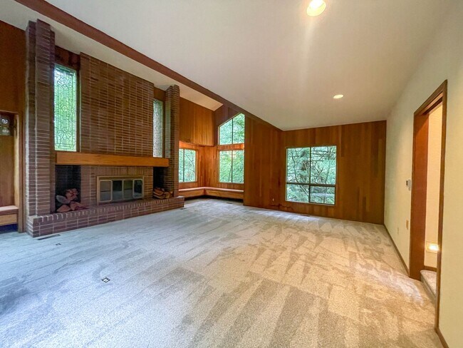 Foto del edificio - 4bd/4.25ba Bellevue Home