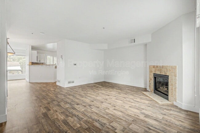 Photo - 1330 S Monaco St Pkwy Townhome
