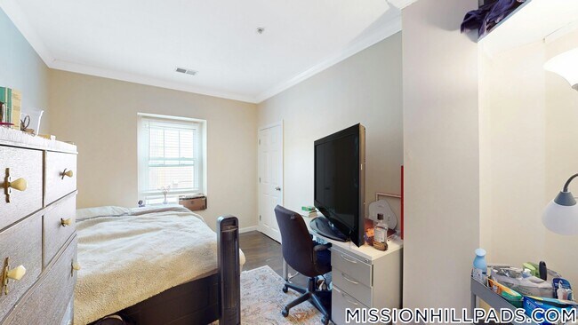 Foto del edificio - 712 Shawmut Ave