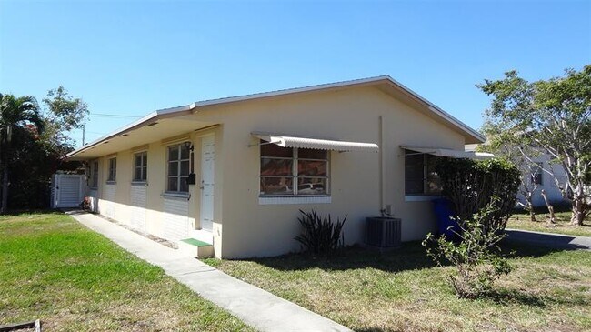 Building Photo - 2212 Johnson St