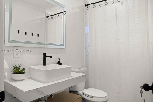 Foto del edificio - 20303 NW 36th Ave