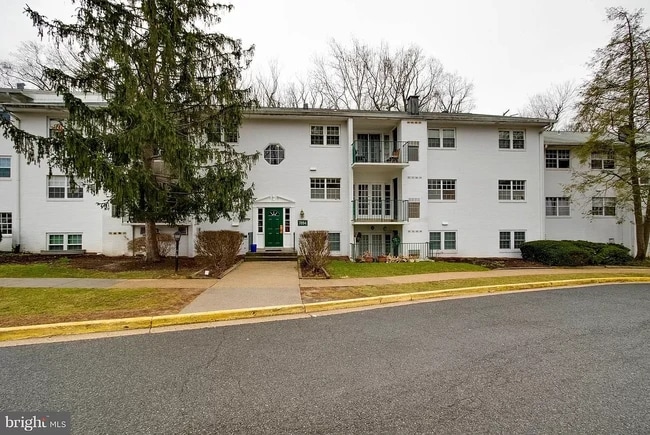 Building Photo - 7089 Spring Garden Dr