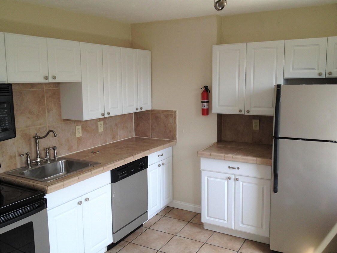 Foto principal - 214 Stratford Ave