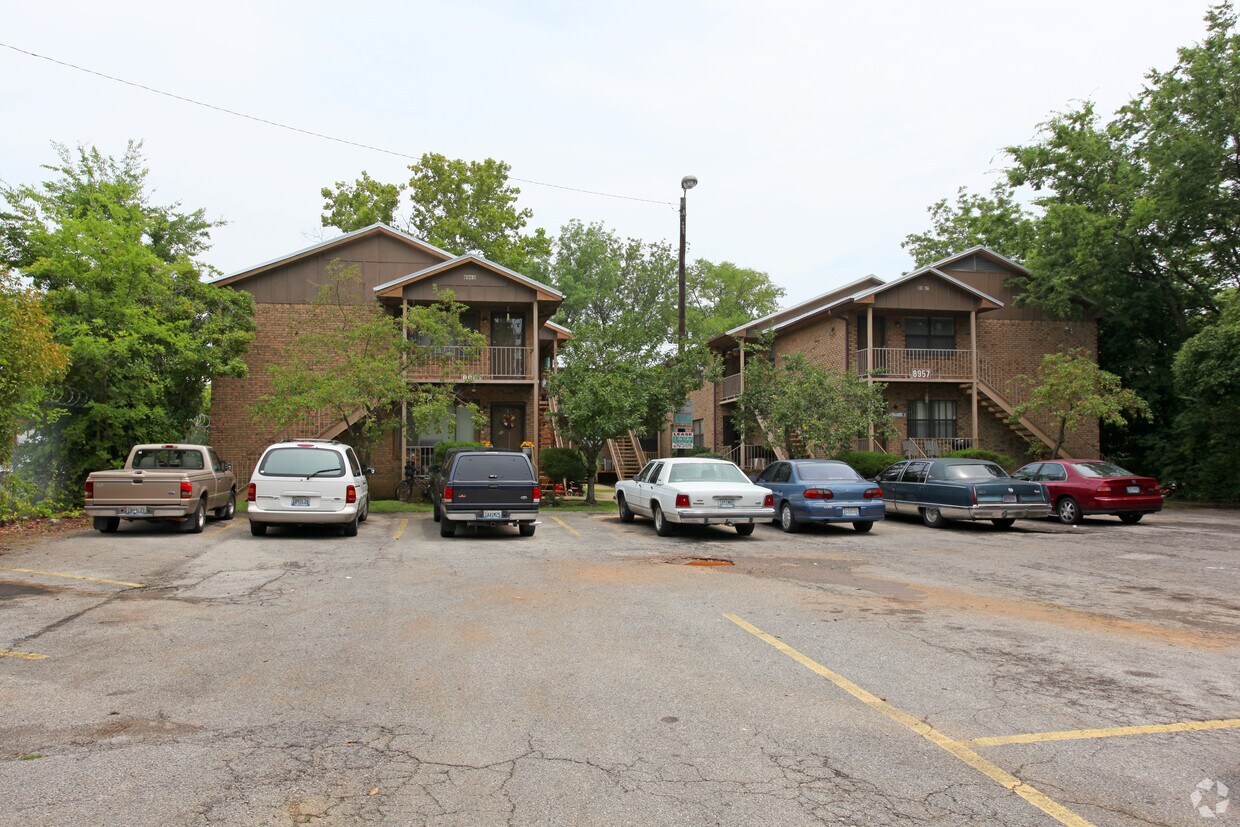 Foto principal - 8957-8961 Roebuck Blvd