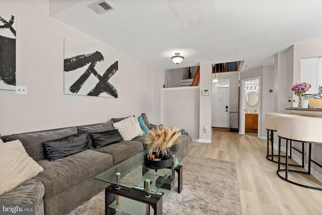 Building Photo - 13847 Lord Fairfax Pl