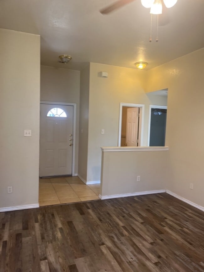 Building Photo - Eagle Mountain ISD ! 3/2/2 Cute and well-maintained 3-bedroom, 2-bath home featuring an open-conc...