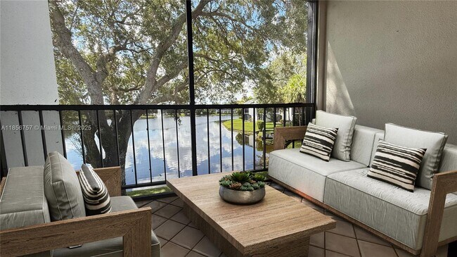 Foto del edificio - 3309 Bridgewood Dr