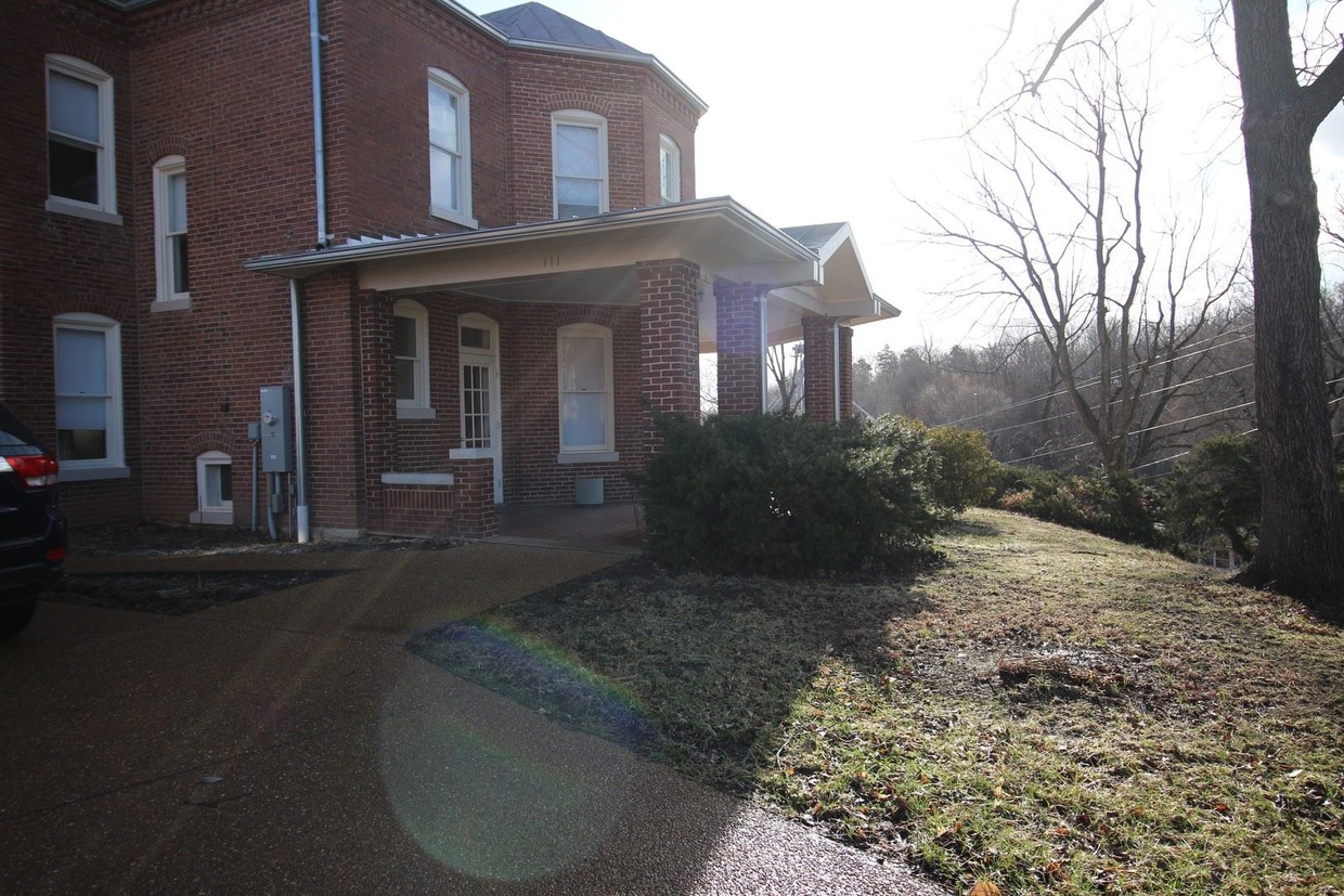 Primary Photo - 3 br, 1.5 bath House - 111 Wall Street