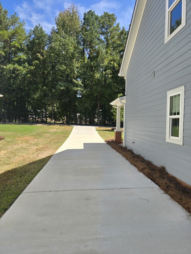 Building Photo - 106 Jackson Street - 106 N Jackson Ave