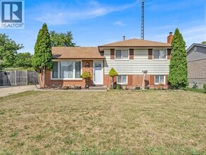 Building Photo - 5770 Queen Elizabeth Dr