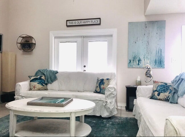 Large family living room with 3 couches and Roku tv - 930 Gulf Shore Dr