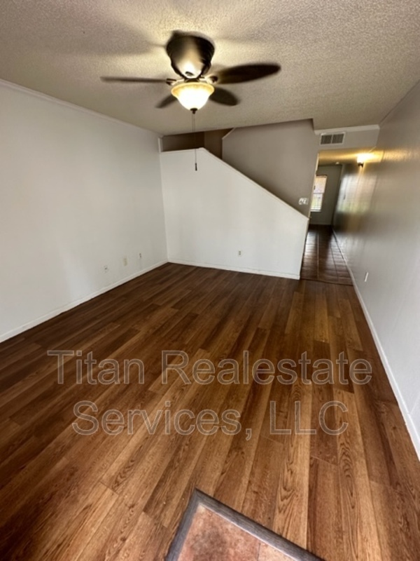 Foto del edificio - 310 Ella St