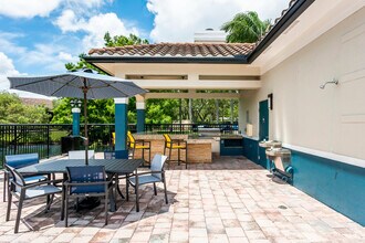 Outdoor Tables and Grill - Vue at 1400