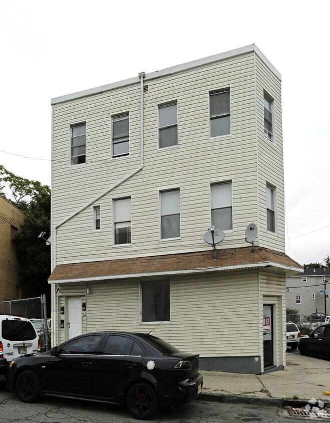 Foto del edificio - 11-13 Washington Ave