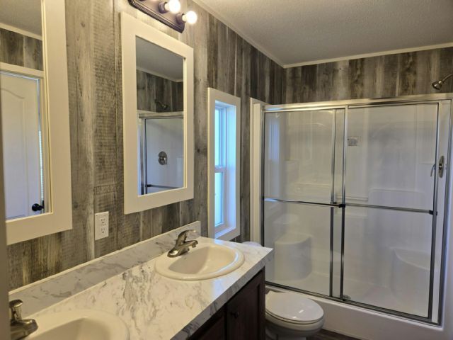 Foto del edificio - 66 Stebbins Dr