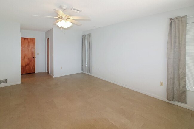 Building Photo - East Gate Annual Home for Rent