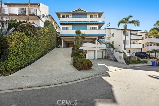 Building Photo - 229 W Escalones