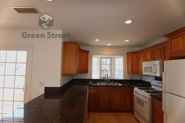 Foto del edificio - 4085 Honeycutt St
