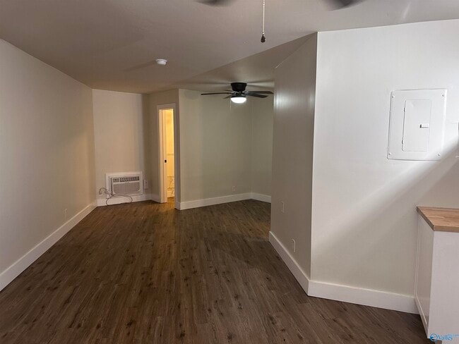 Foto del edificio - 3801 SW Triana Blvd