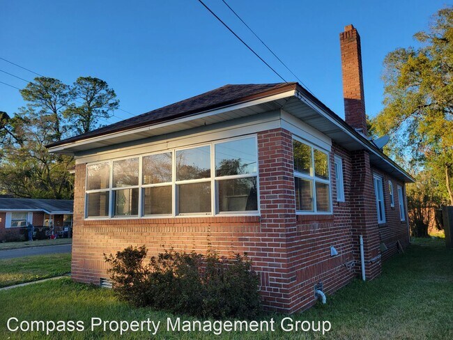 Foto del edificio - 3 br, 1 bath House - 4567 Astral Street