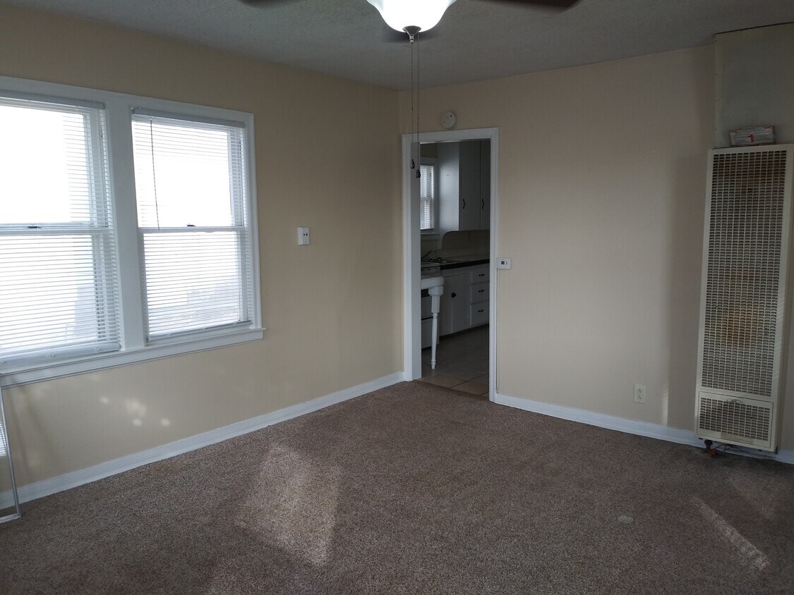 Foto principal - 308 N 10th St