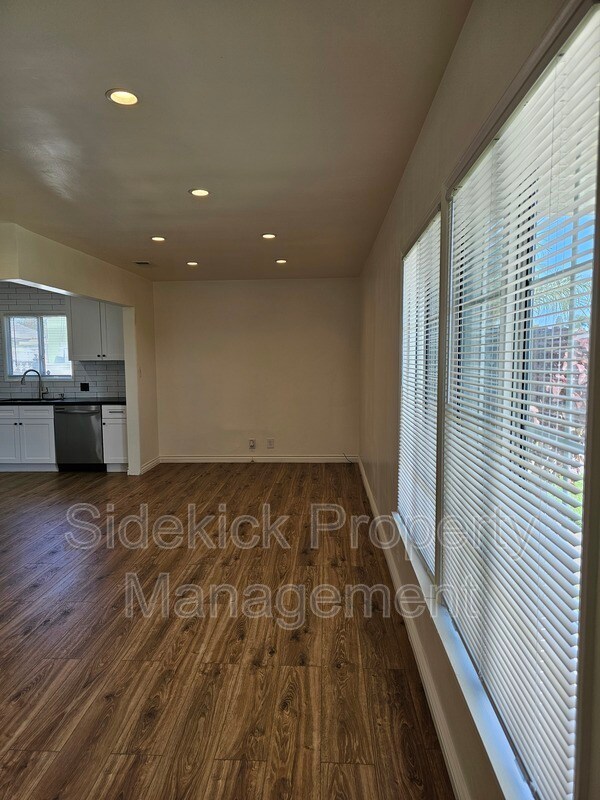 Foto del edificio - 14115 Oval Dr