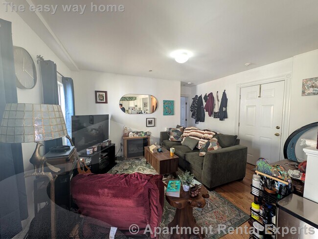 Foto del edificio - 33 Roberts Rd