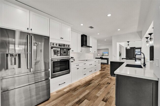 Photo - 915 NW 7th St House