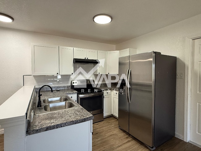 Foto del edificio - 551 Bertetti Dr