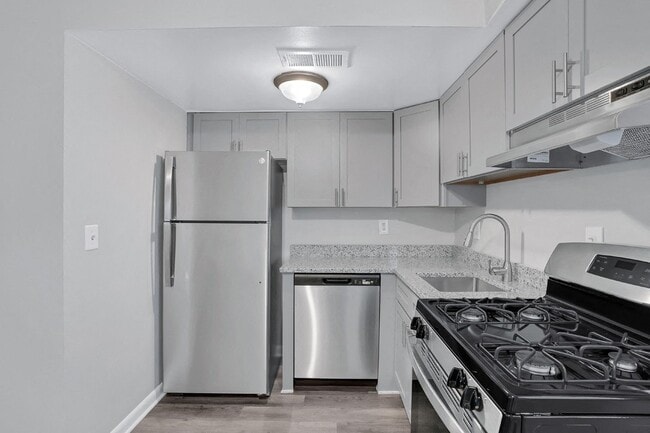 Building Photo - Riverstone I