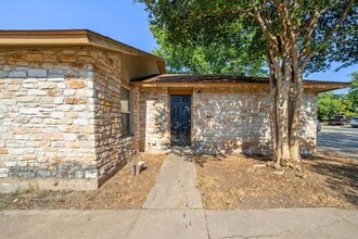 Building Photo - 1013 Bird Creek Dr