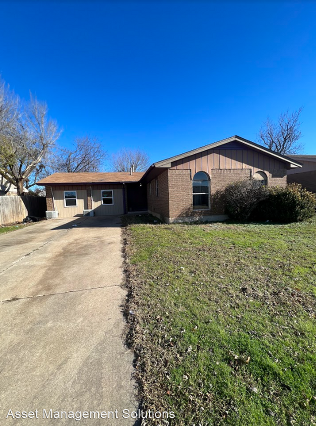 Primary Photo - 5 br, 1.5 bath House - 4408 Meadowpark Dr.