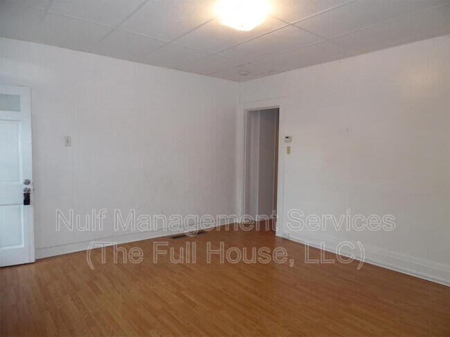Building Photo - 33 Madison Ave