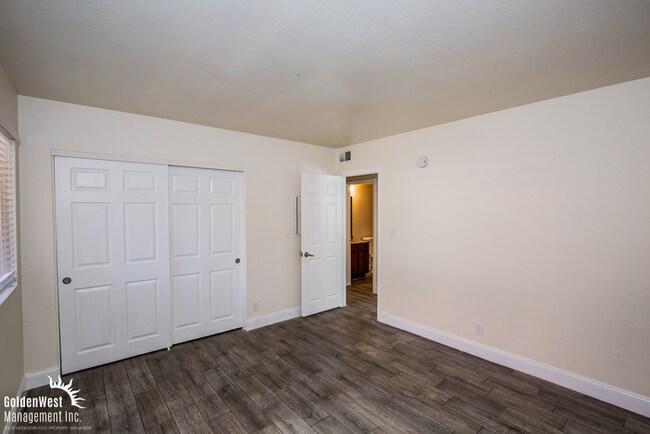 Building Photo - Charming 2Bdm 1Ba Condo in a Desirable Gua...
