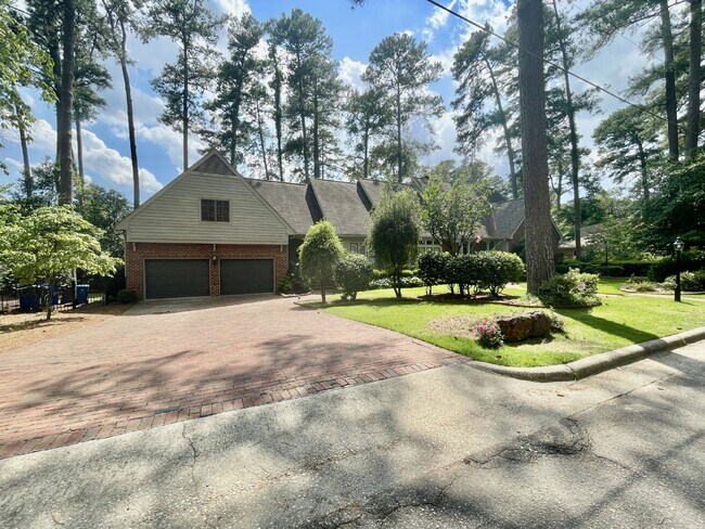 Foto del edificio - 4 Bed, 4 And A Half Bath Nest In Haymount