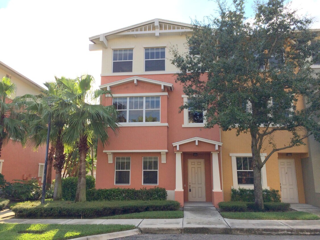 Foto principal - 810 Marina Del Ray Ln