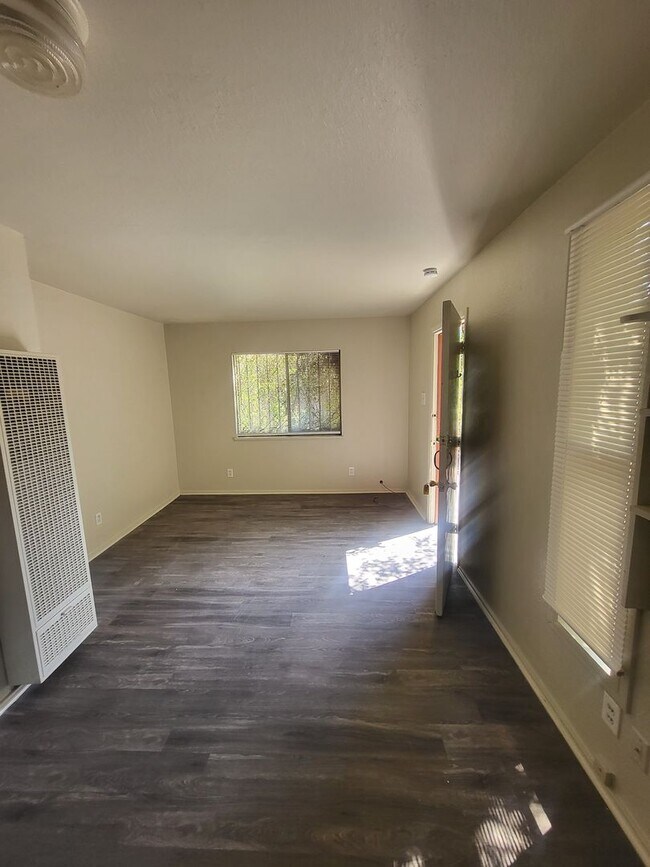 Foto del edificio - 212 Mesa St SE