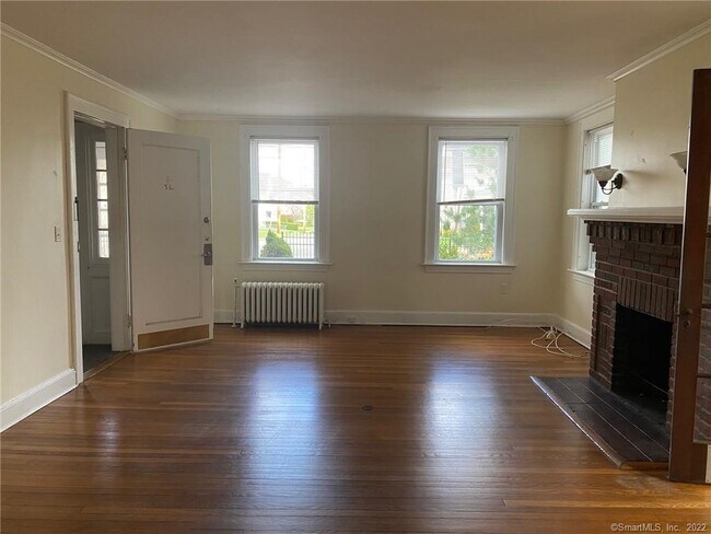 Foto del edificio - 512 Townsend Ave