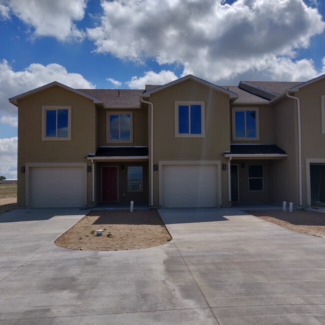 Building Photo - 564 S Angus Ave