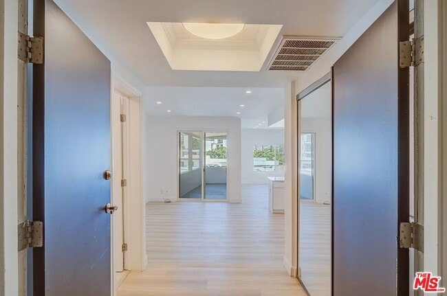 Building Photo - 449 Le Doux Rd
