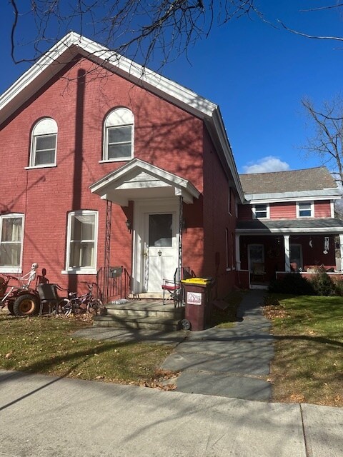 Primary Photo - 17 Hill St