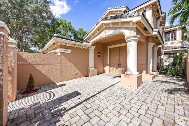 Foto del edificio - 2790 Center Ct Dr