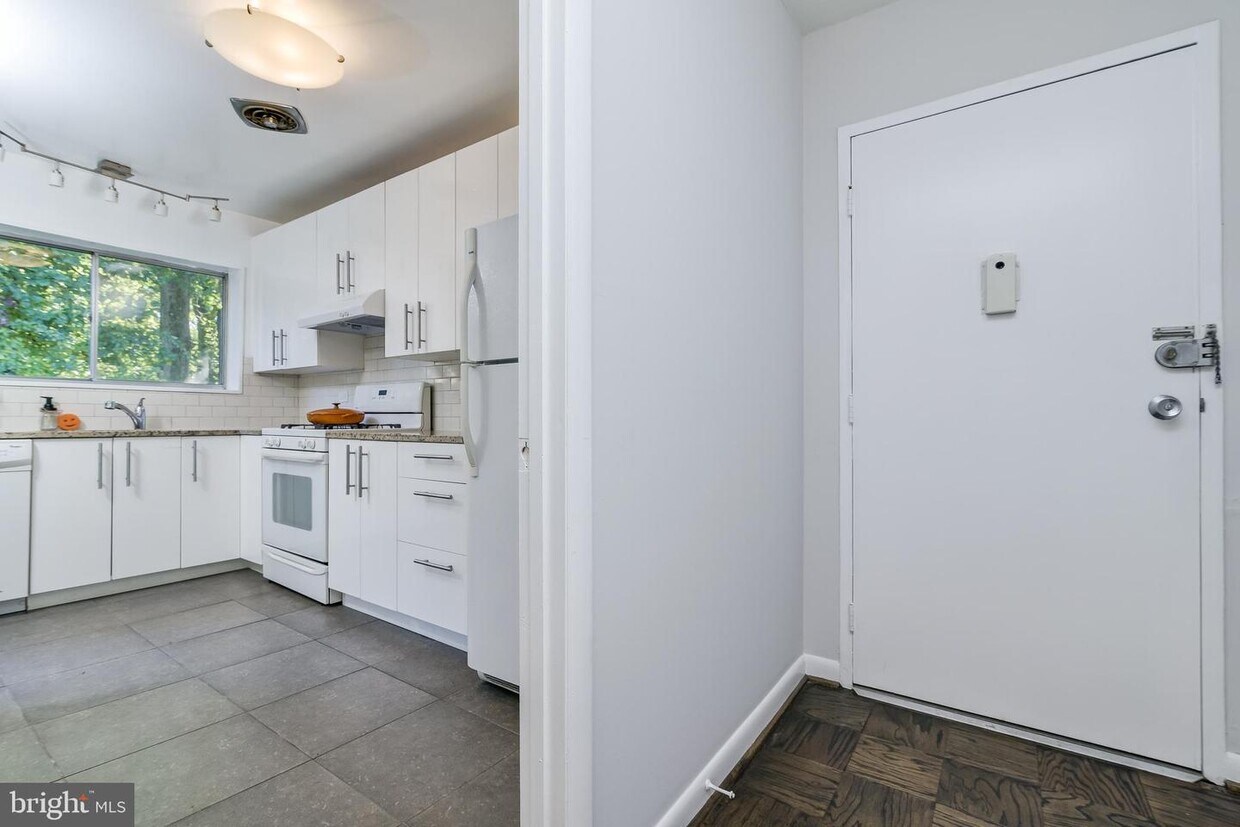 10601 Montrose Ave Unit M202, Bethesda, MD 20814 Condo for Rent in Bethesda, MD