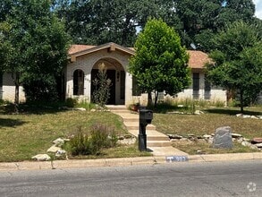 Building Photo - 993 N Mockingbird Ln