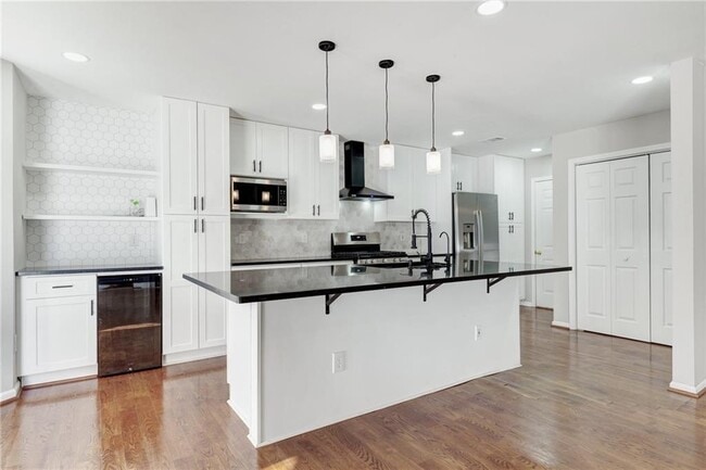Foto del edificio - 3226 Liberty Commons Dr NW